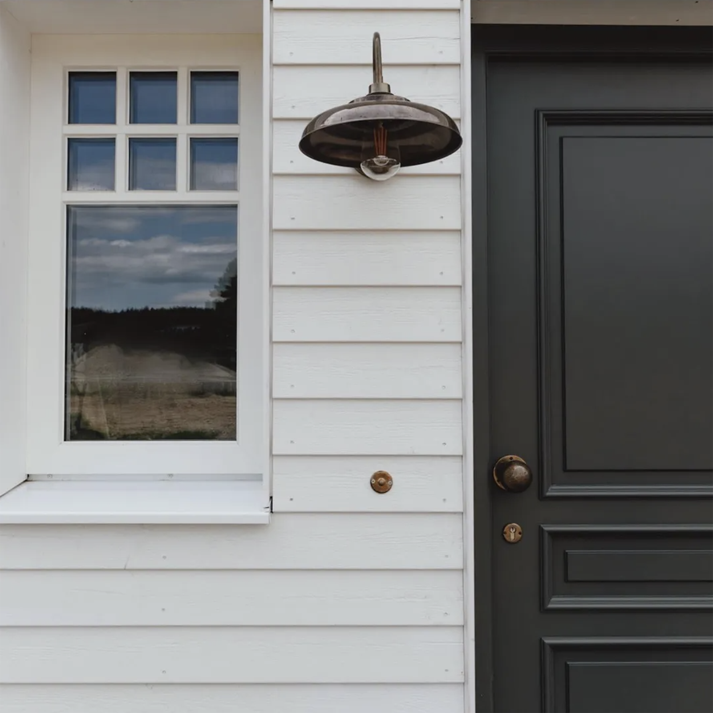 Mullan Lighting Lighting Darya Outdoor Swan Neck Wall Sconce