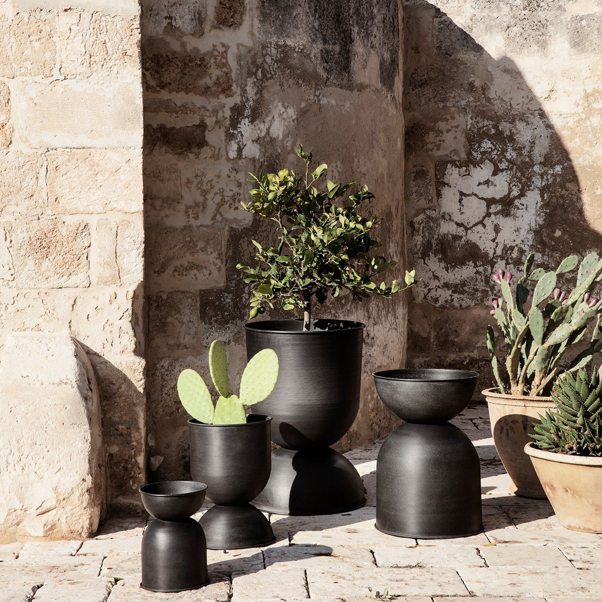 Ferm Living Garden Hourglass Pot, Extra Small