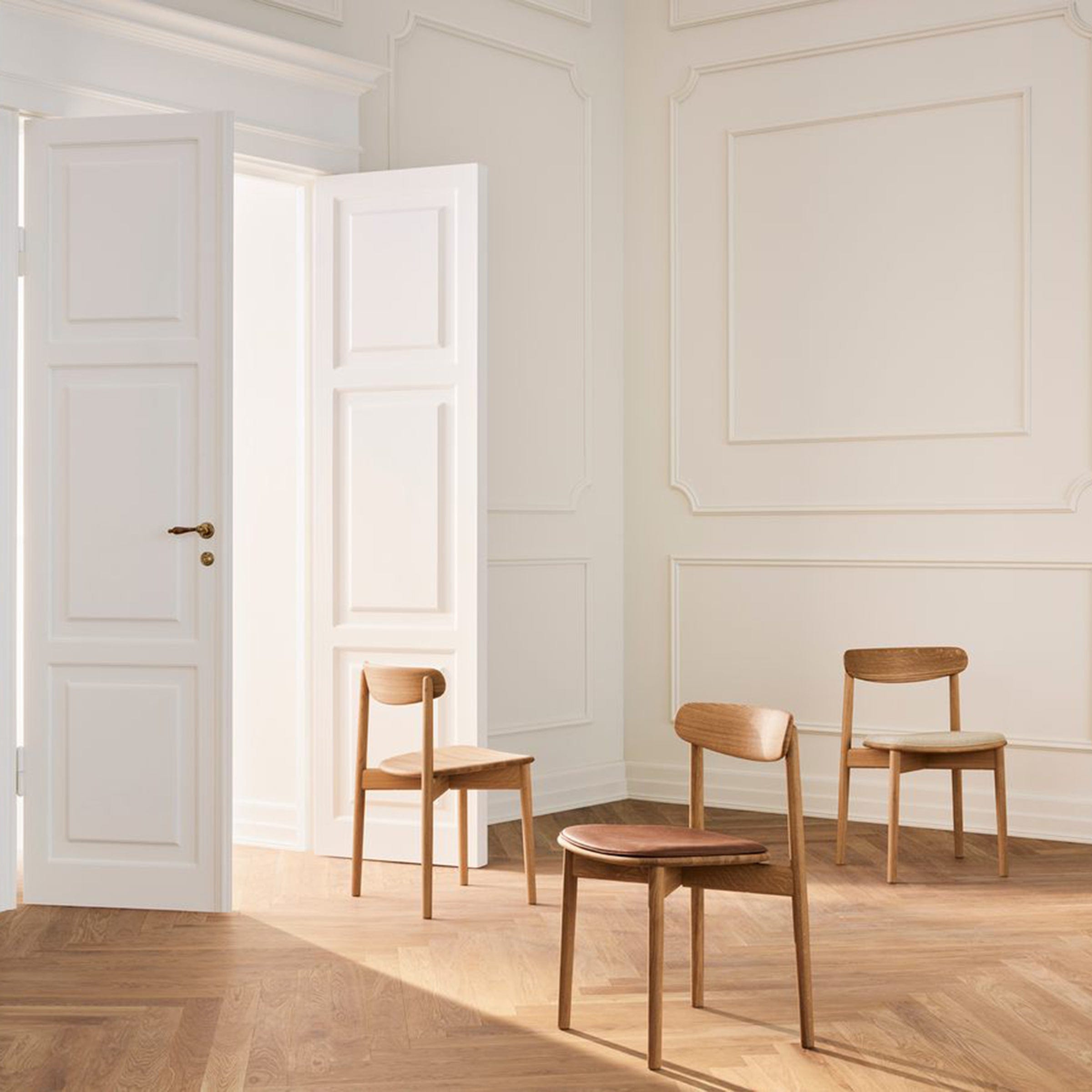 Bolia Furniture Sydney Leather / Cognac / White Pigmented Oiled Oak Merge Dining Chair
