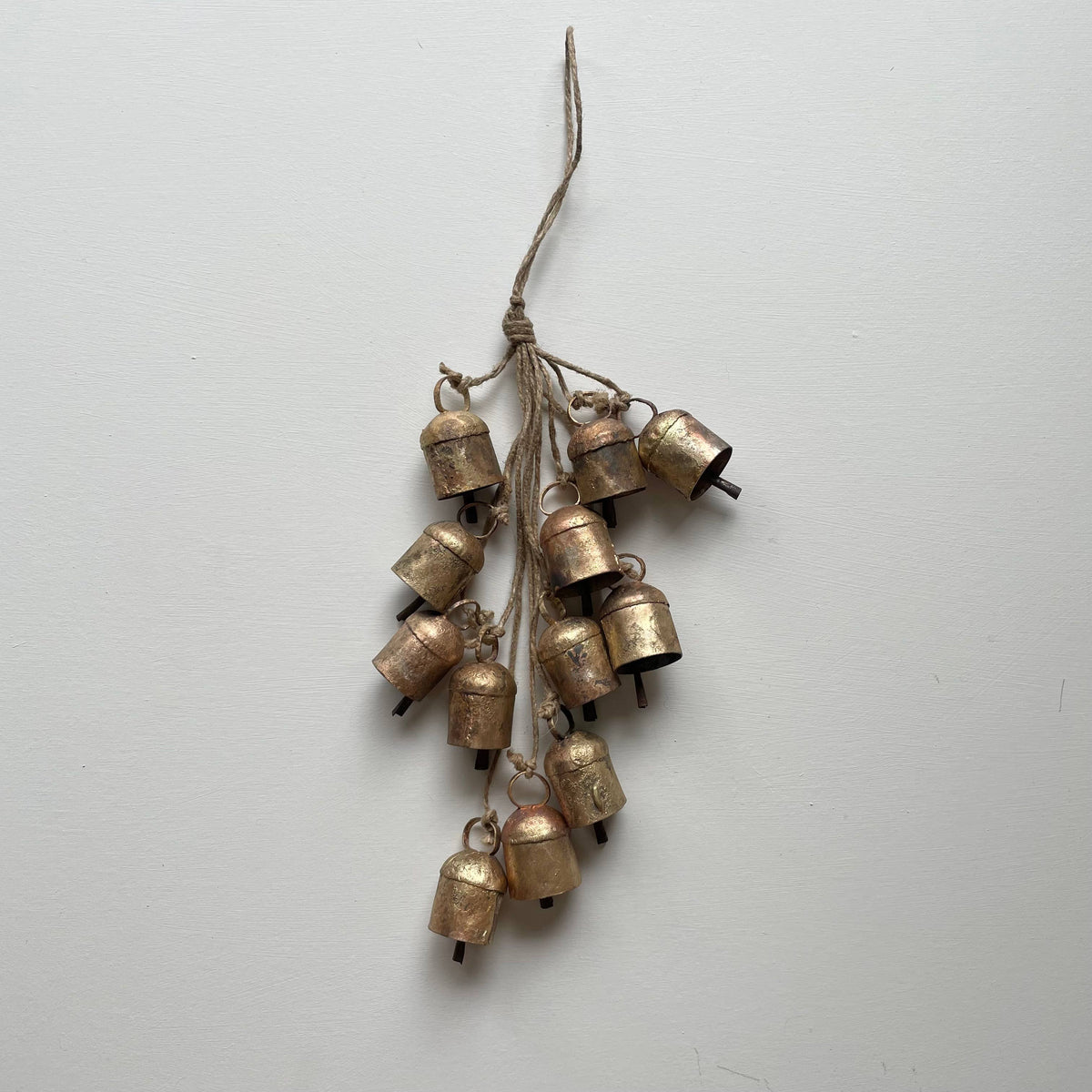 fort & field SHOP Rustic Cow Bell Cluster