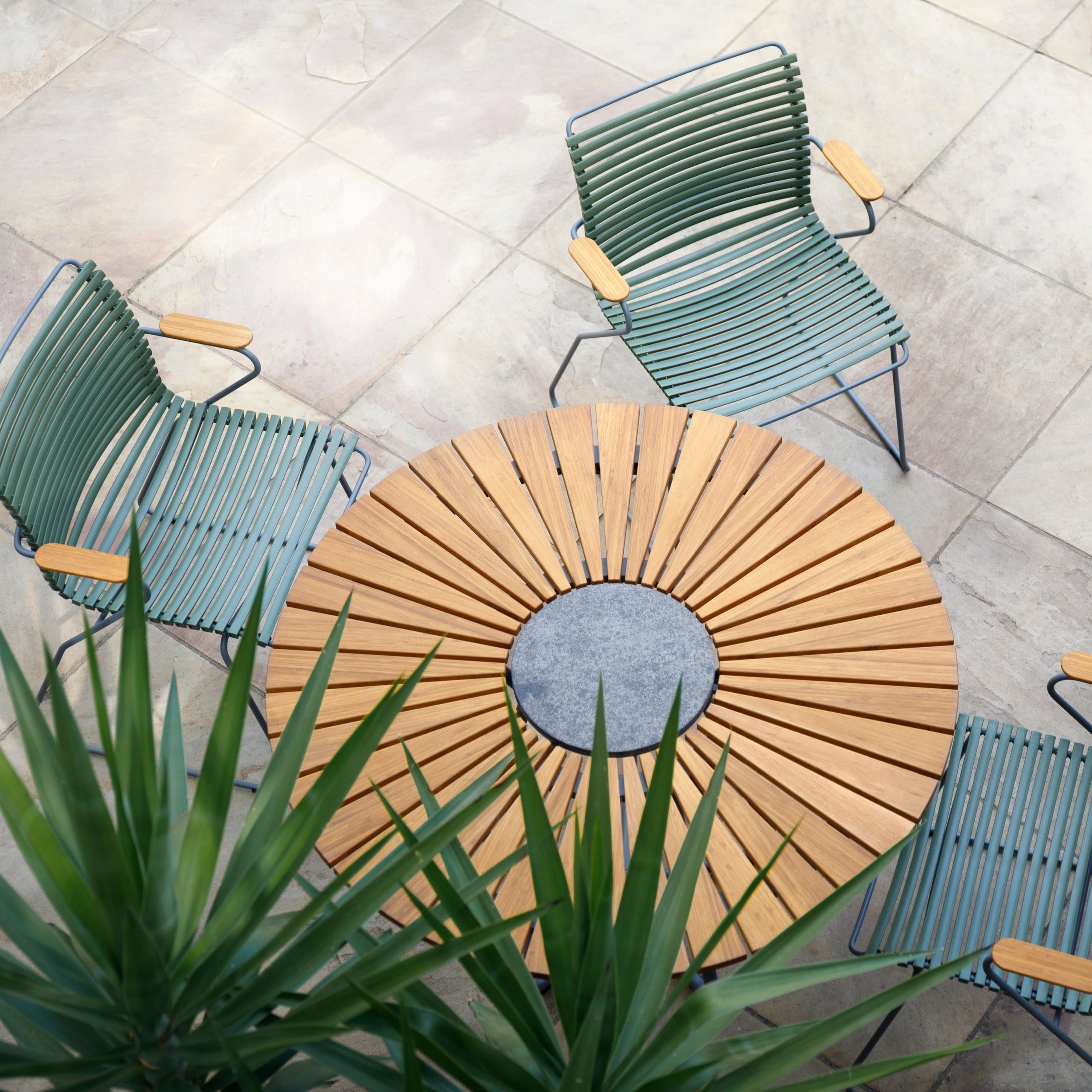 HOUE SHOP Circle Dining Table