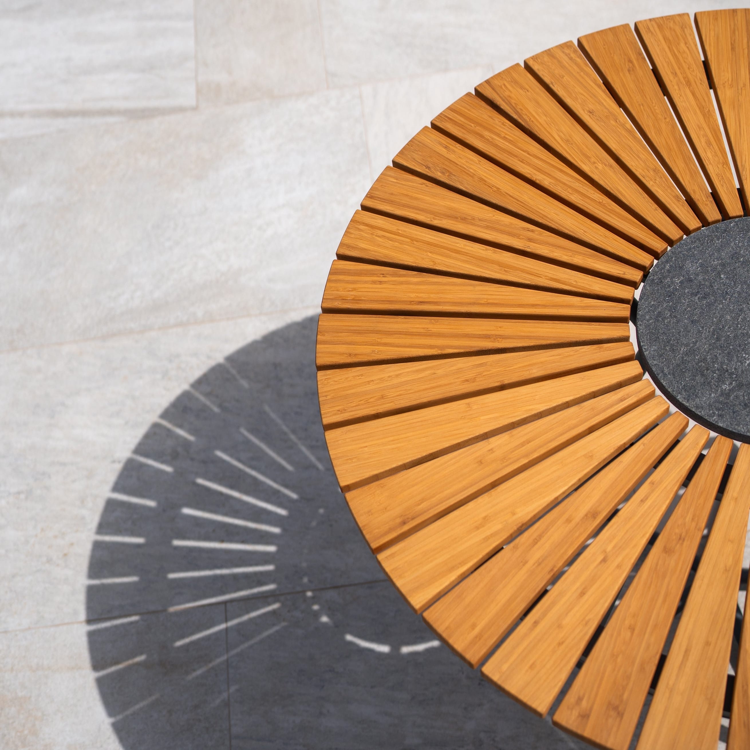 HOUE SHOP Circle Dining Table