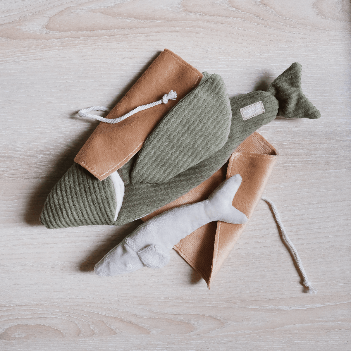 Lambwolf Collective SHOP Flying Fish Enrichment Dog Toy