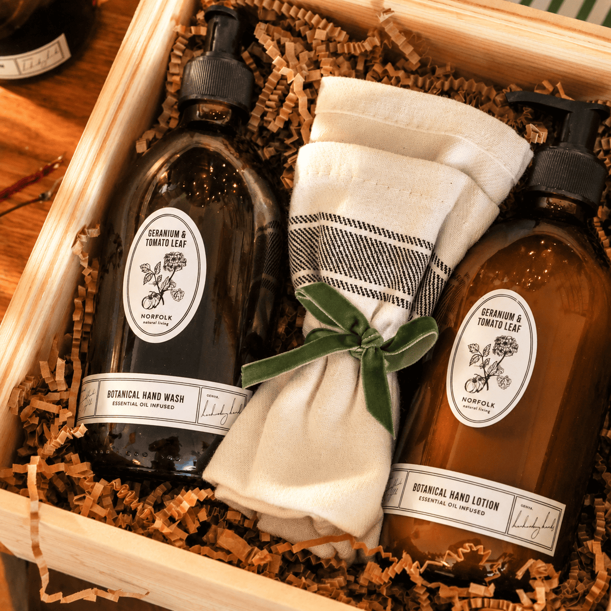 Asher + Rye Gift Bundle For the Host | Geranium & Tomato Leaf Holiday Box
