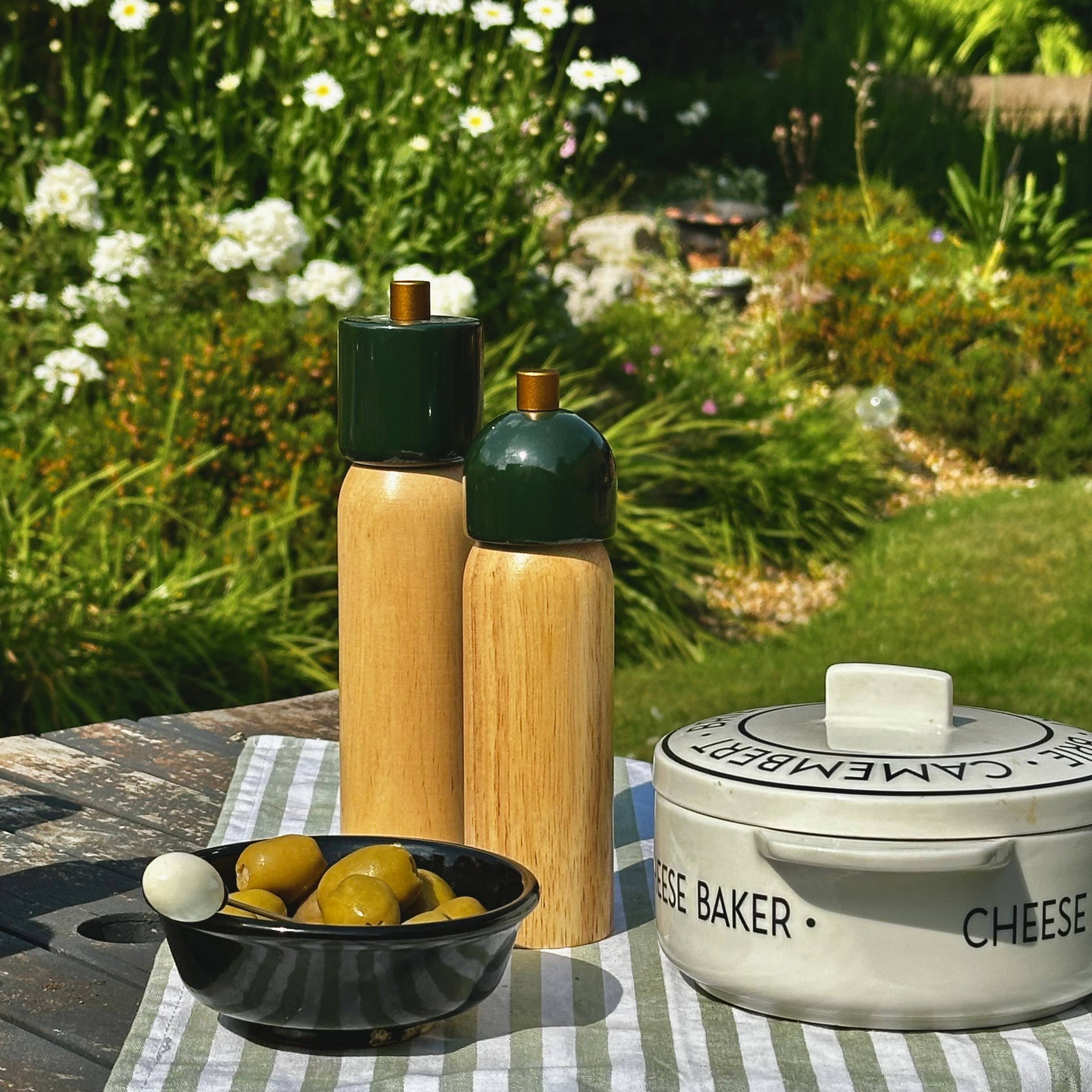 MÆGEN SHOP Large Green & Gold Spice Grinder