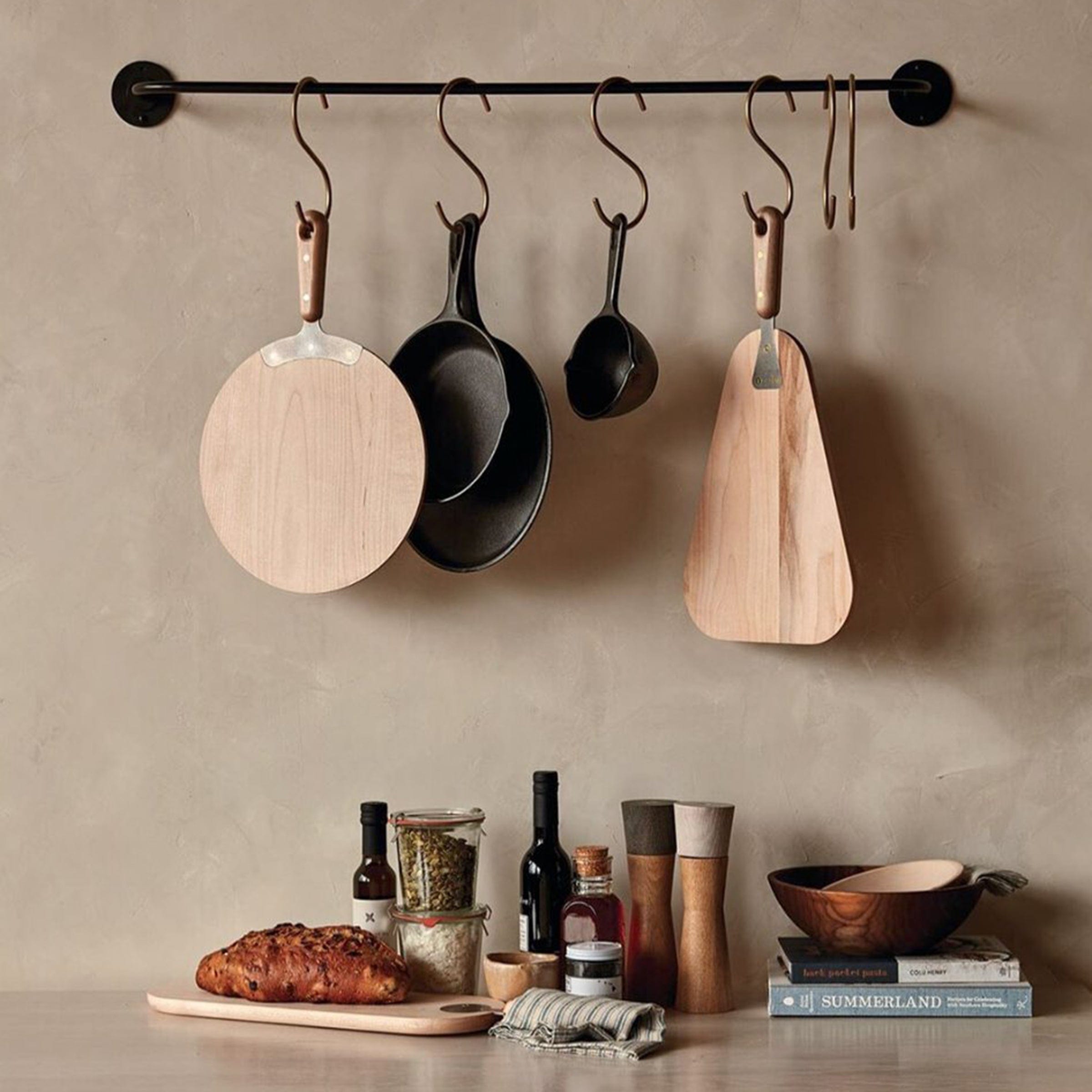 Lostine Kitchenware Otto Cutting Board with Handle