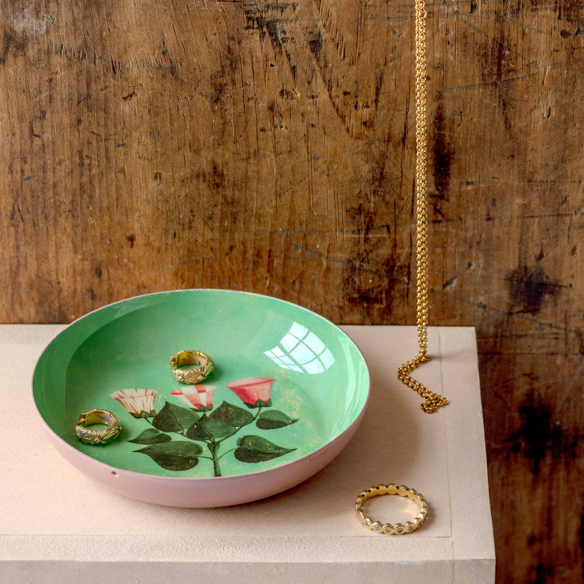 Roomytown Inc Roomytown Inc - Round Enamel Tray - Festival of Flowers