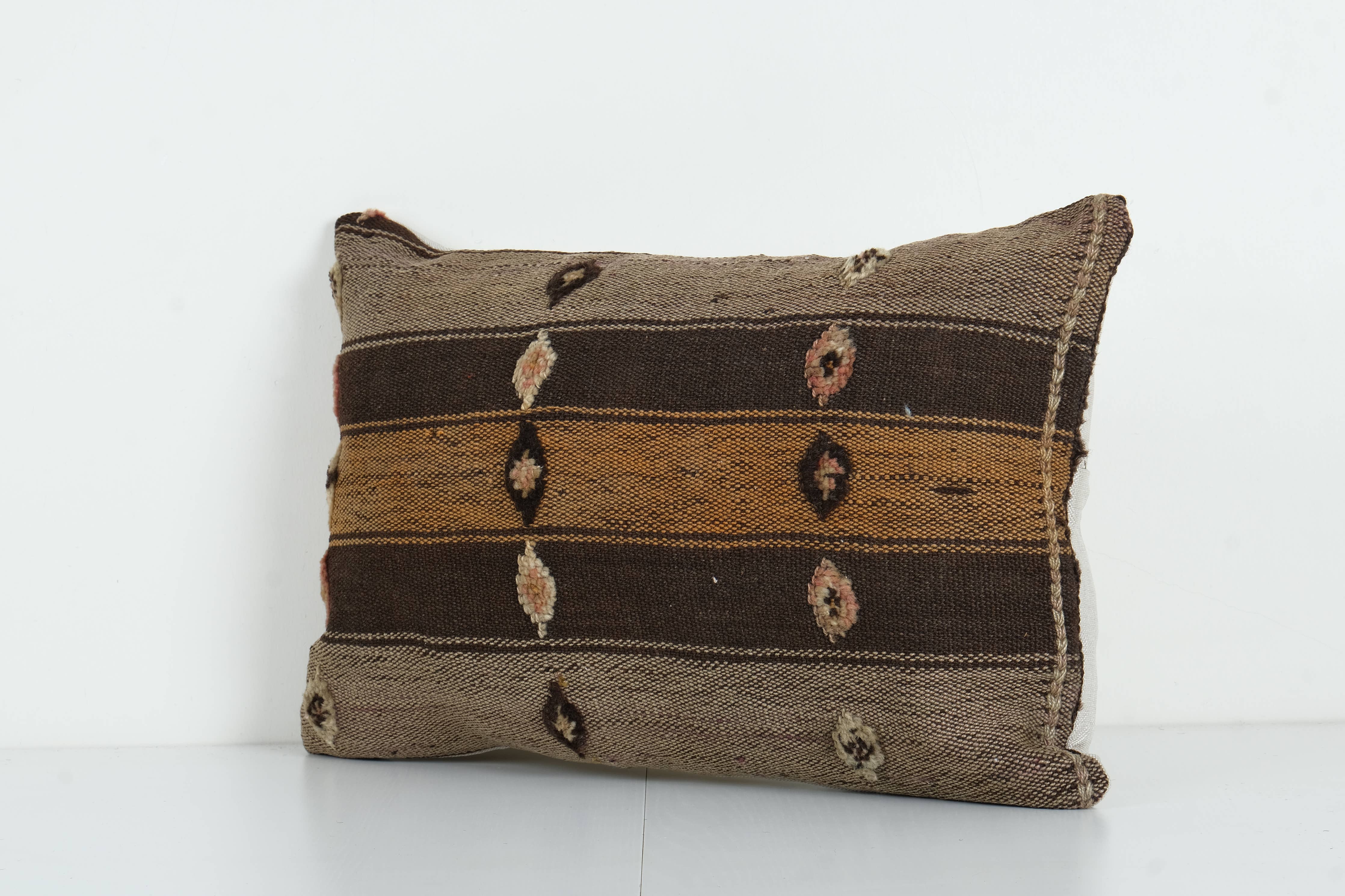 Vintage Pillows Store Vintage Pillows Store - Turkish Kilim Pillow 16'' x 24''