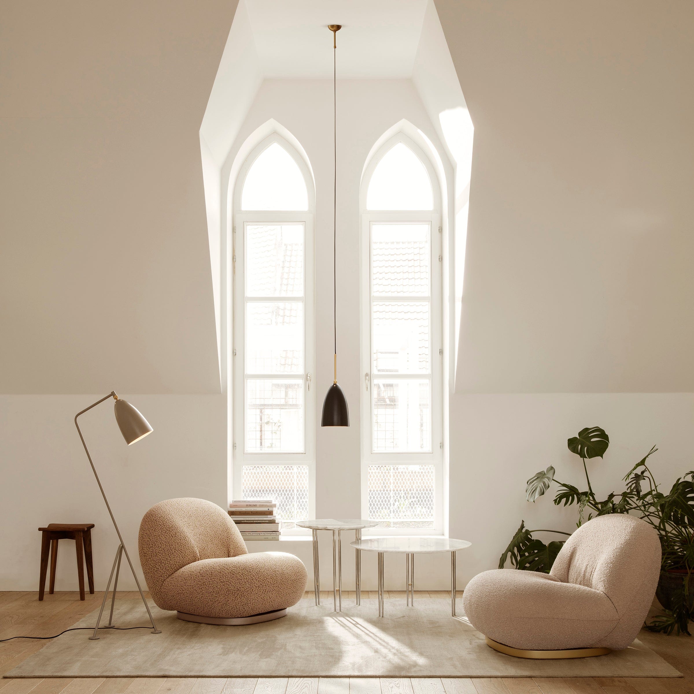 Gubi Lighting Gräshoppa Floor Lamp