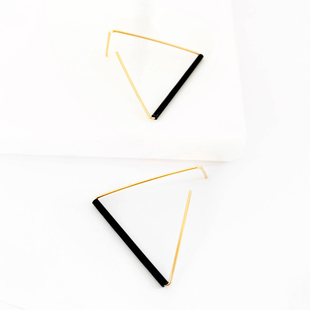 grassroots URBAN grassroots URBAN - Metal Triangle Dangle Stud Earrings with Black Bar