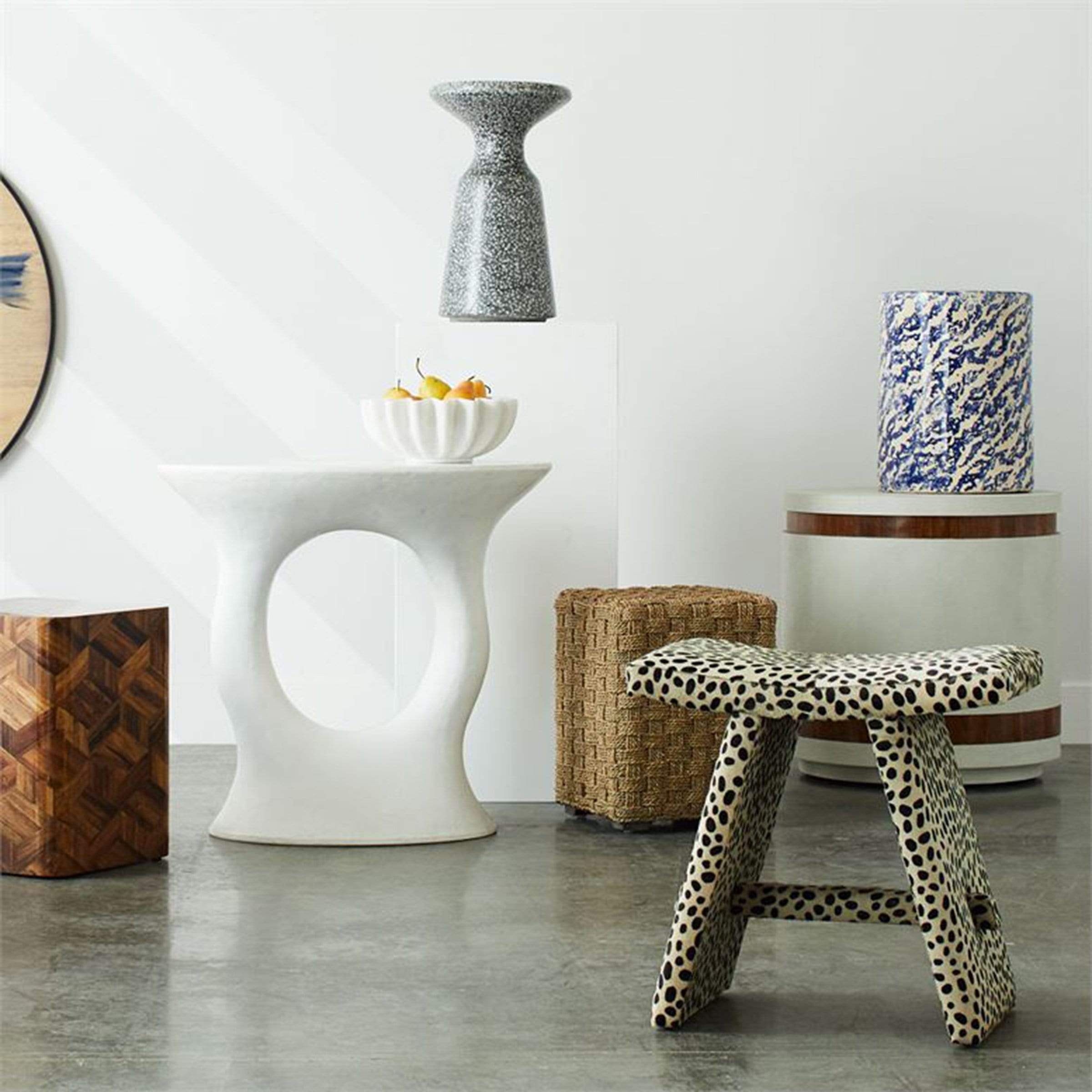 round cocktail table