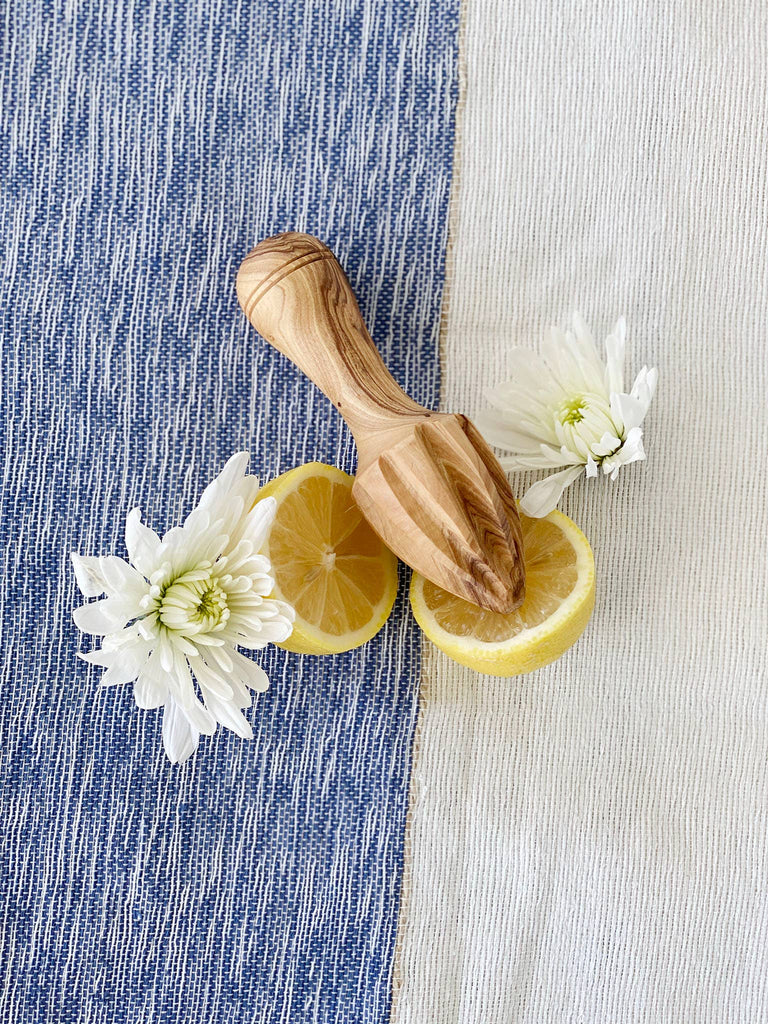 Scents and Feel Olive Wood Lemon Squeezer 6"