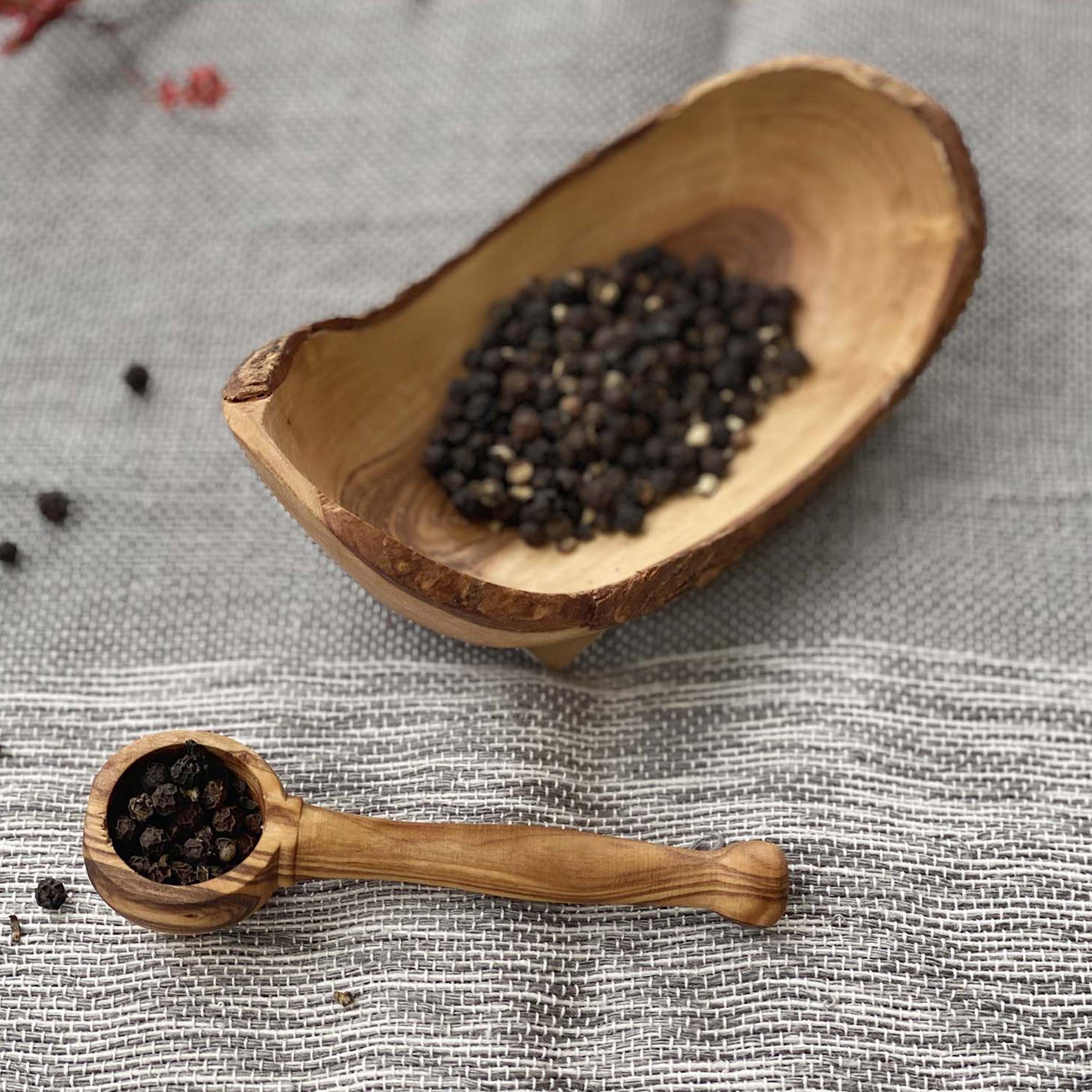Scents and Feel Kitchenware Salt Spoon 4" Olive Wood